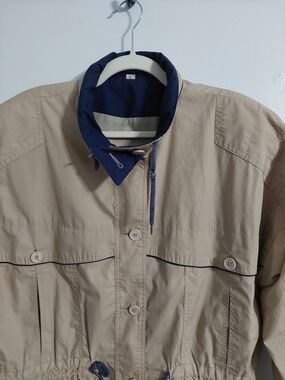 Men's Lightweight Beige Shirt Jacket with Navy Trim